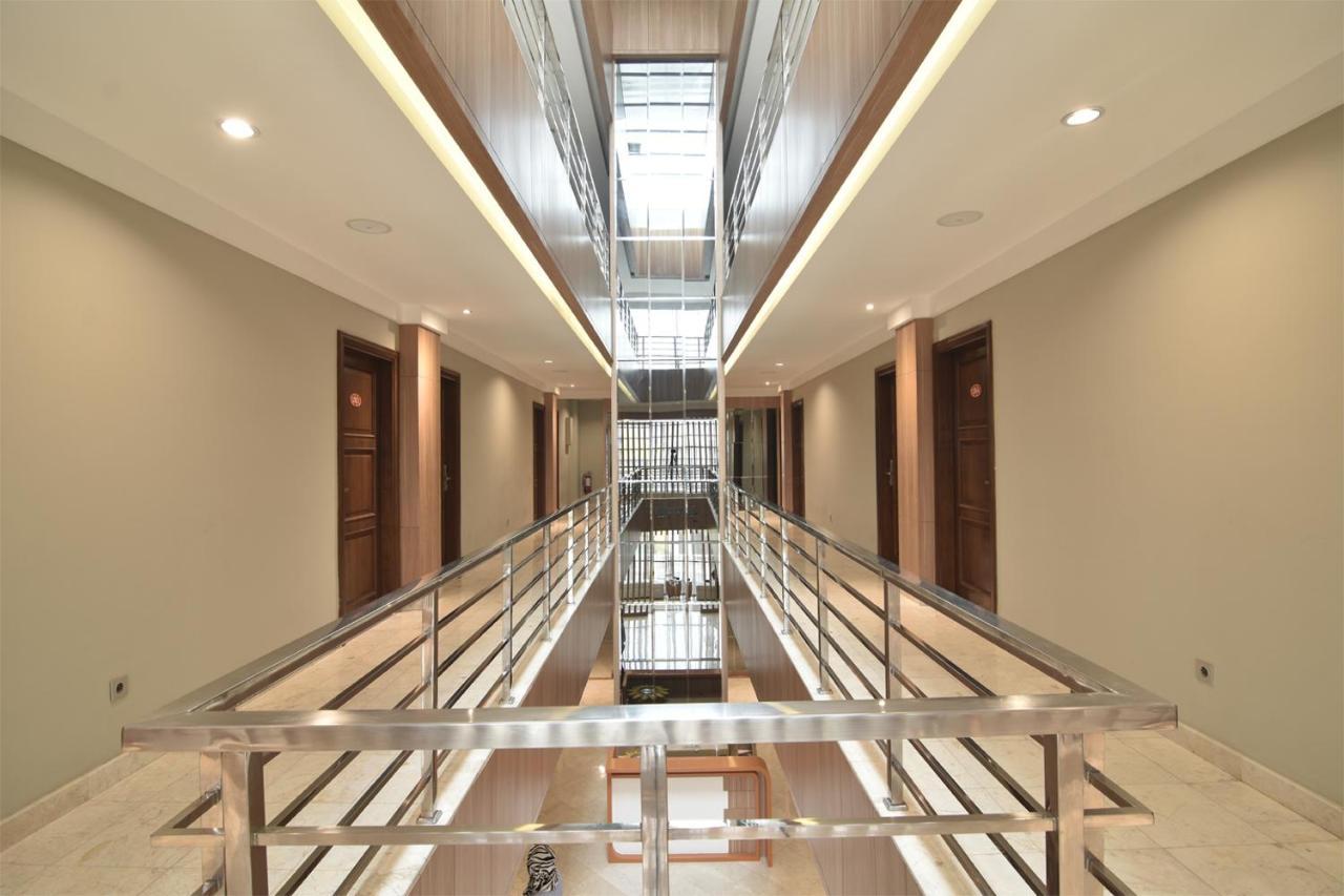 The Nyaman Motel Jakarta Bagian luar foto
