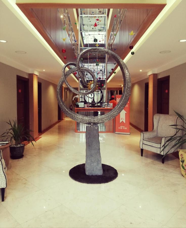The Nyaman Motel Jakarta Bagian luar foto