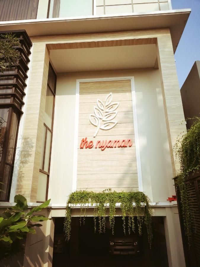 The Nyaman Motel Jakarta Bagian luar foto