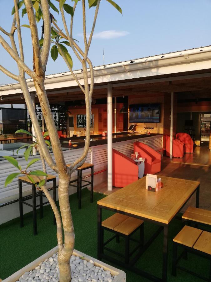 The Nyaman Motel Jakarta Bagian luar foto