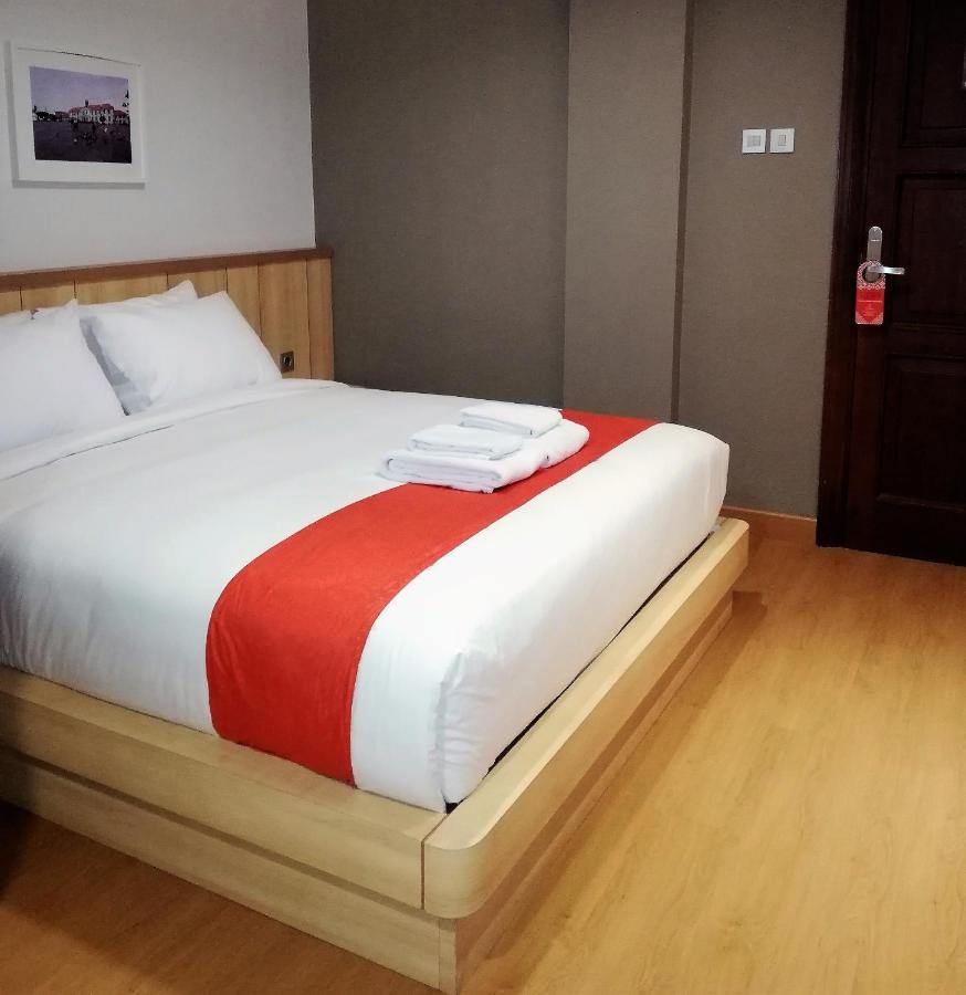 The Nyaman Motel Jakarta Bagian luar foto