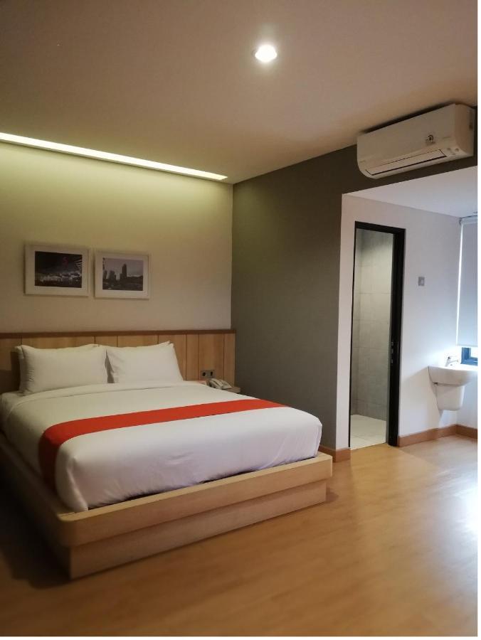 The Nyaman Motel Jakarta Bagian luar foto